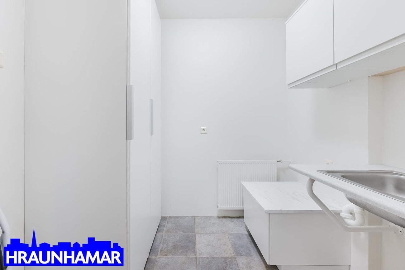 Aðalgata 1 - 0304, 230 Reykjanesbær