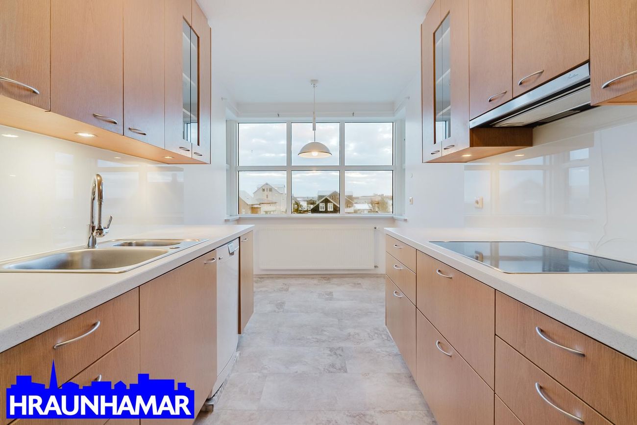 Aðalgata 1 - 0304, 230 Reykjanesbær