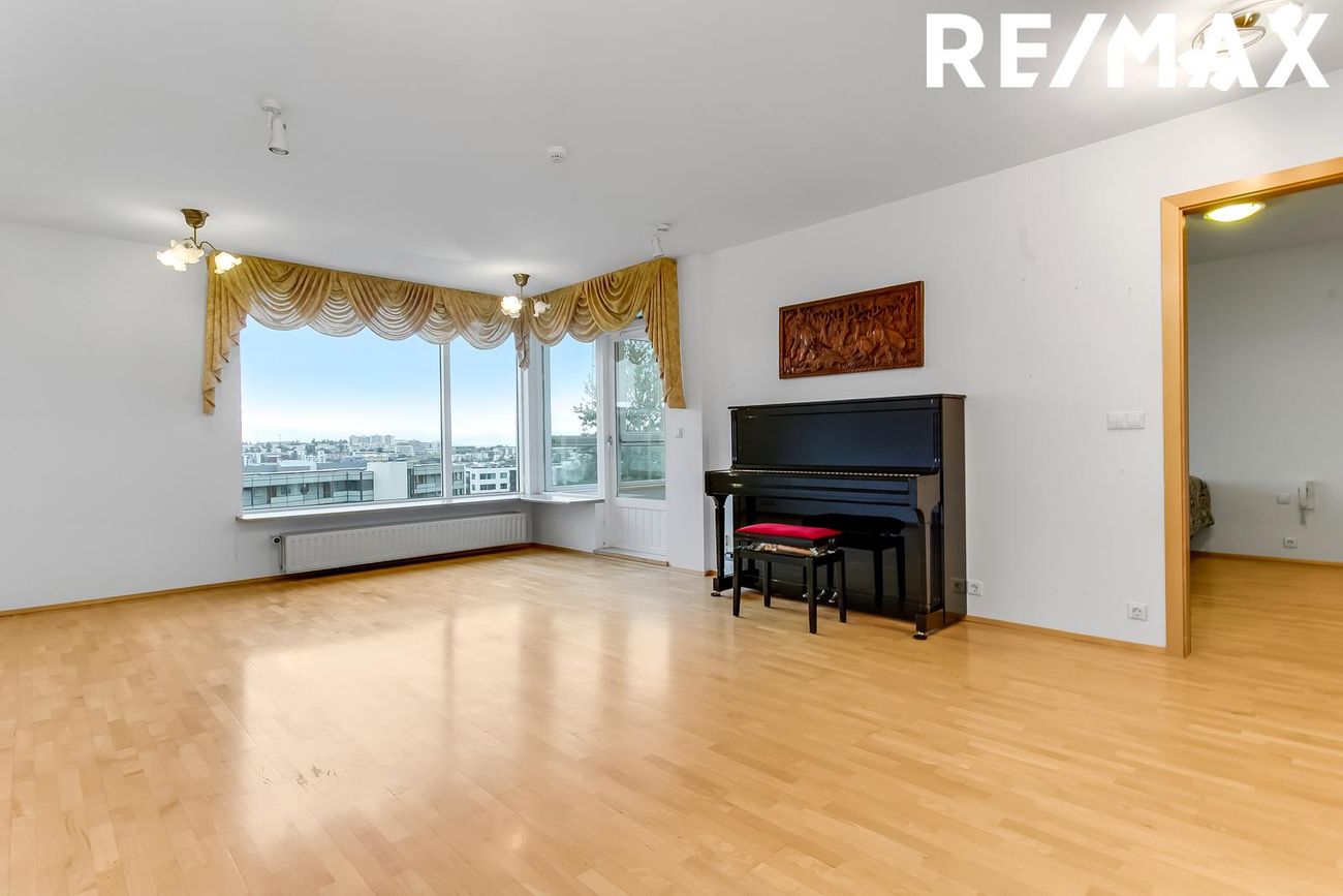 Sléttuvegur 15, 103 Reykjavík