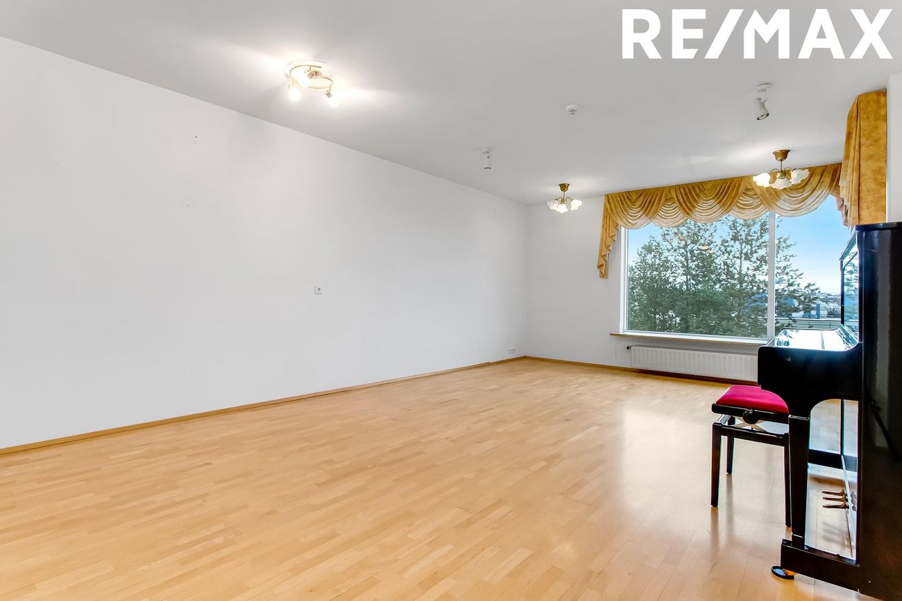 Sléttuvegur 15, 103 Reykjavík