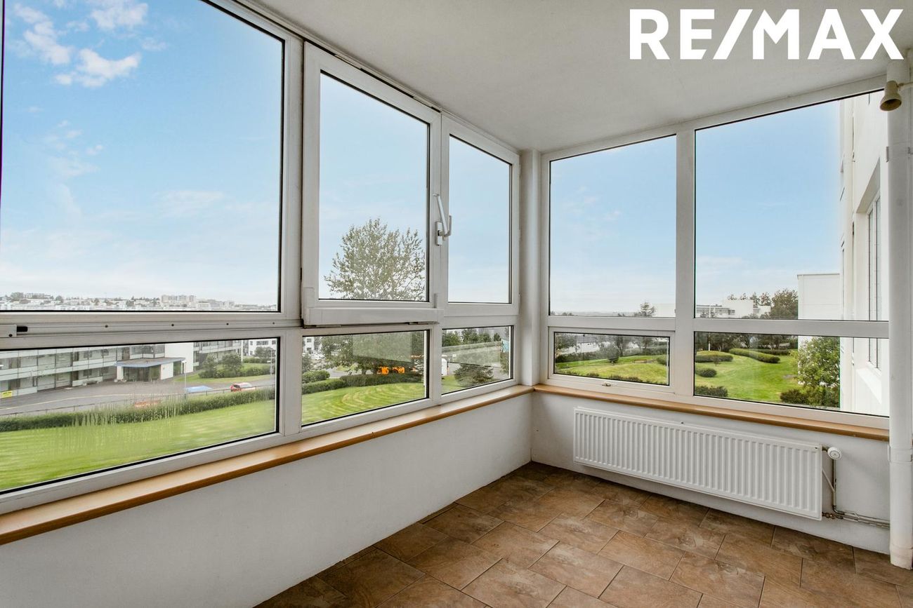 Sléttuvegur 15, 103 Reykjavík