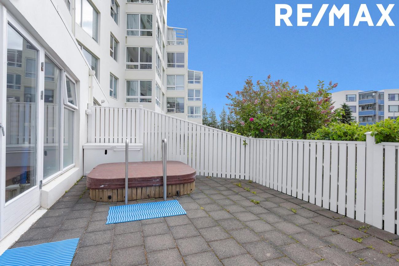 Sléttuvegur 15, 103 Reykjavík