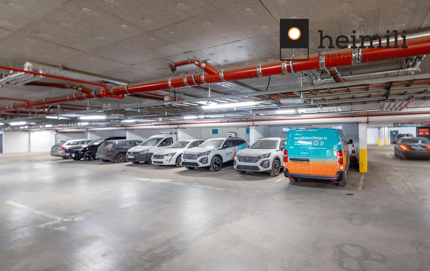 Grensásvegur 1C, 108 Reykjavík