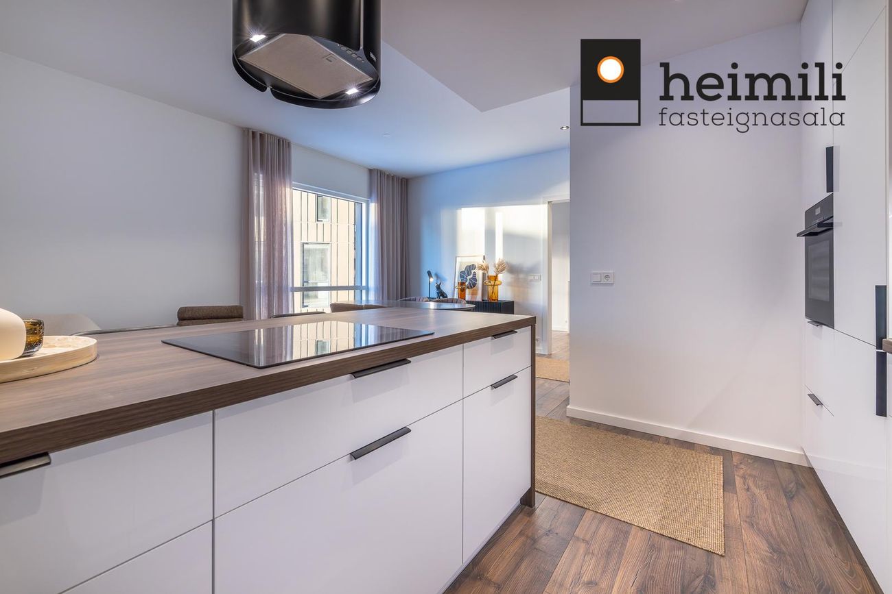 Grensásvegur 1C, 108 Reykjavík