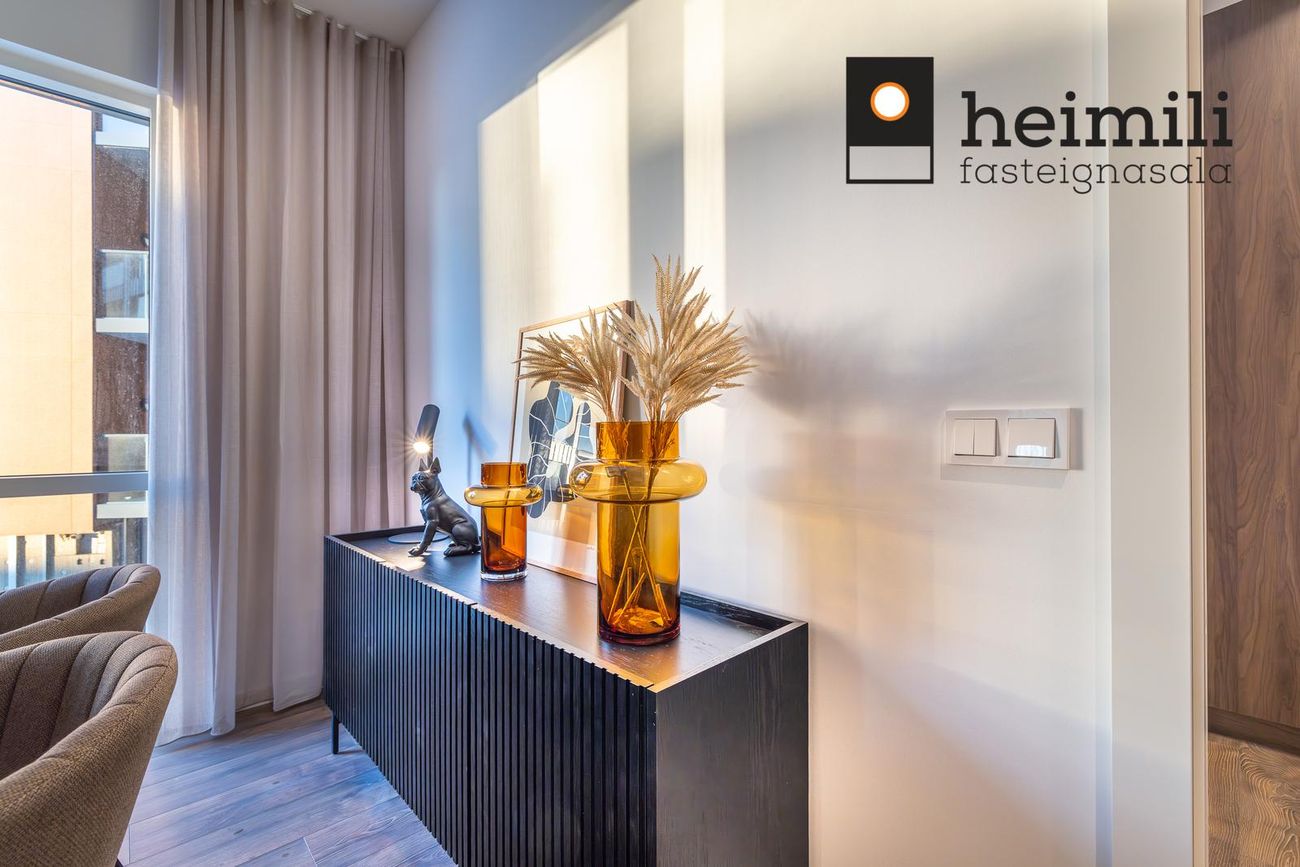 Grensásvegur 1C, 108 Reykjavík