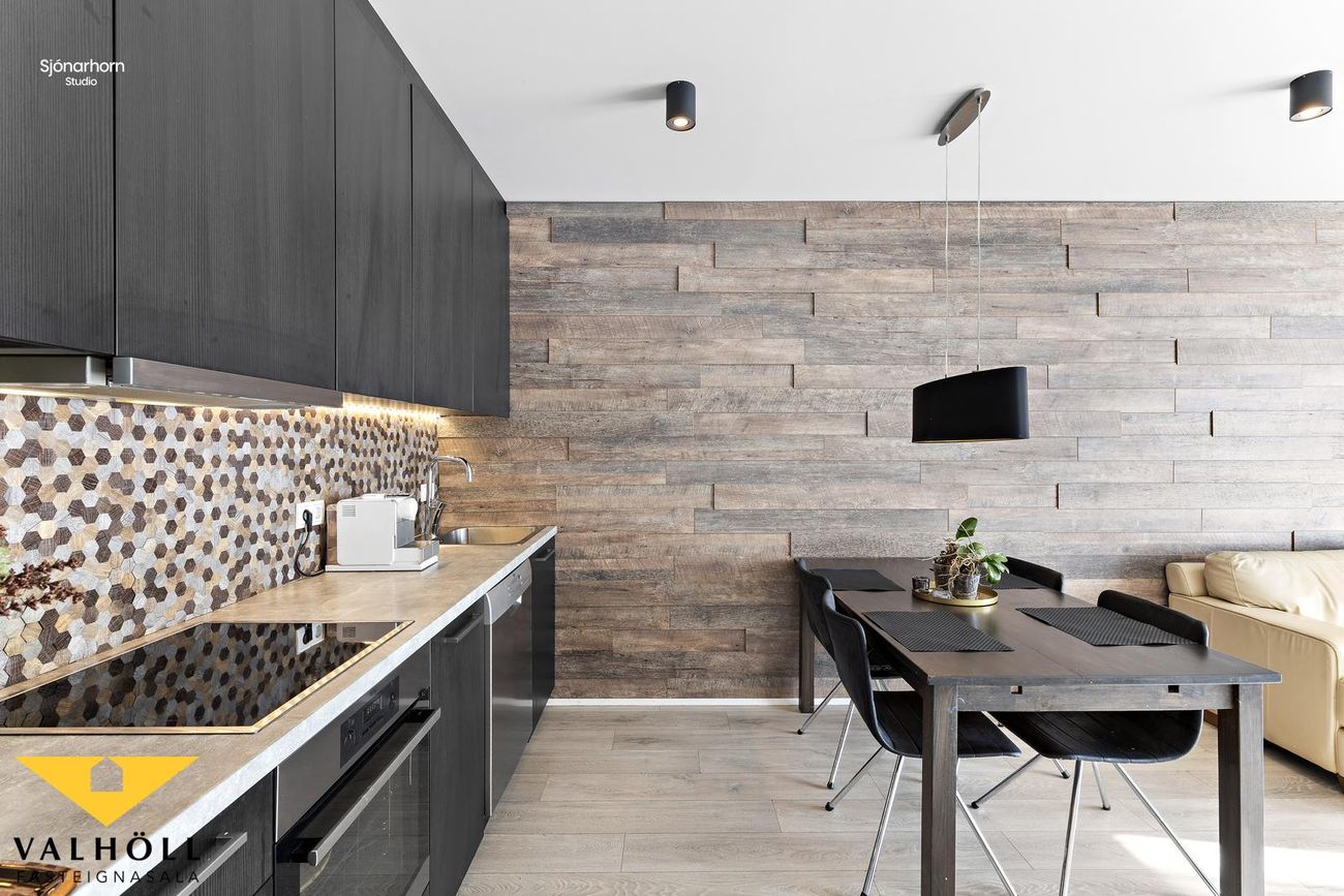 Dalsbraut 14, 260 Reykjanesbær