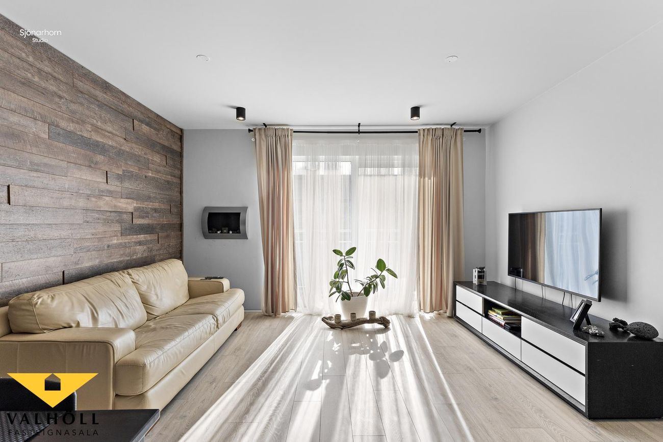 Dalsbraut 14, 260 Reykjanesbær