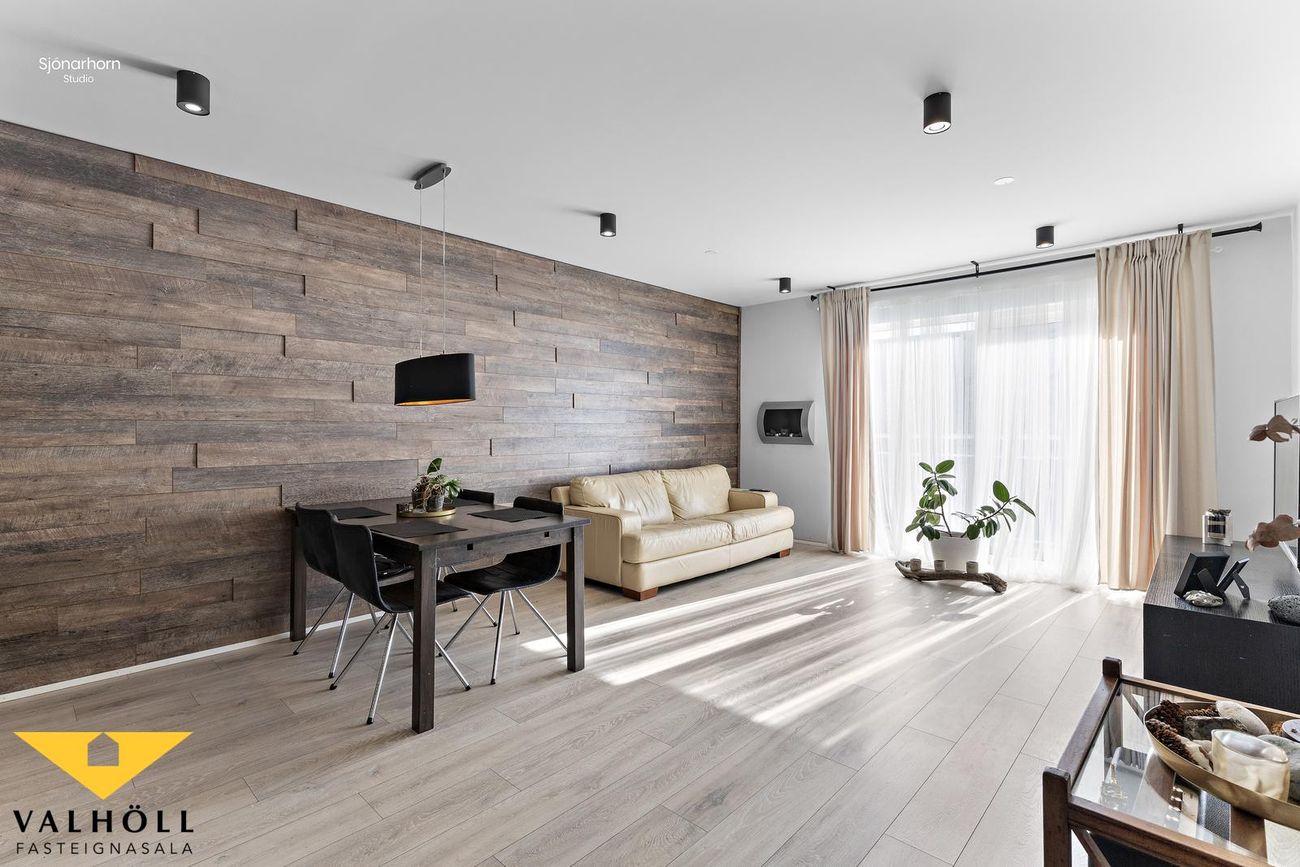 Dalsbraut 14, 260 Reykjanesbær