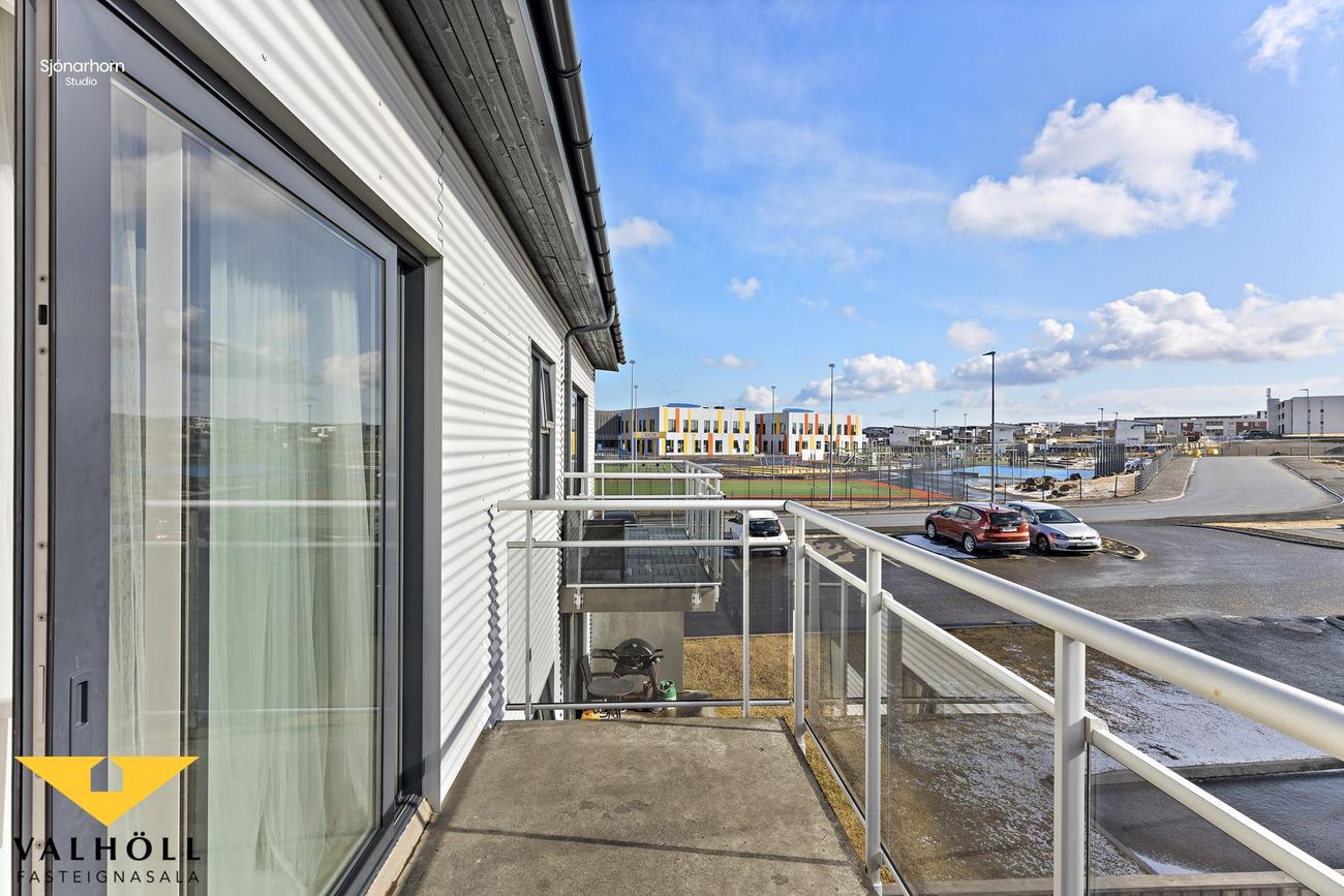 Dalsbraut 14, 260 Reykjanesbær