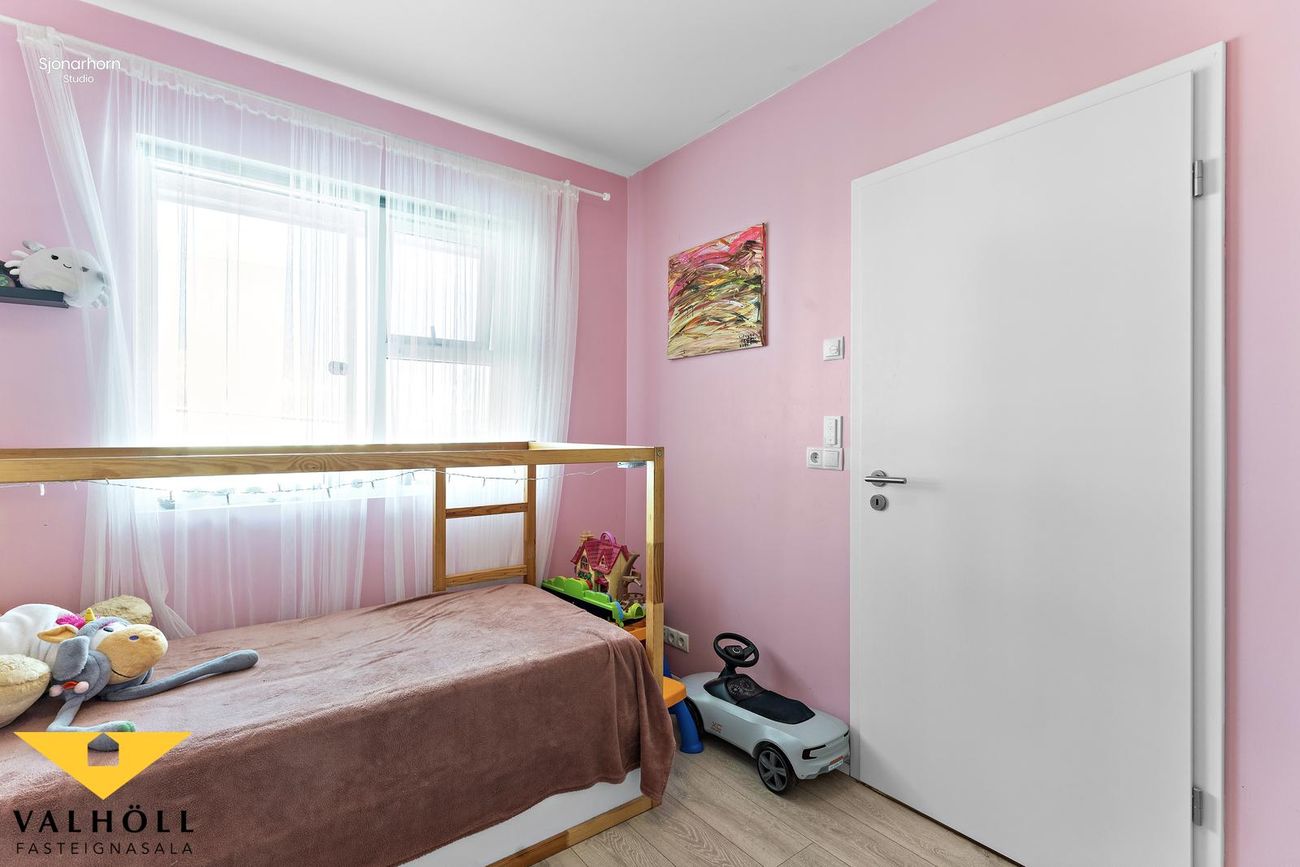 Dalsbraut 14, 260 Reykjanesbær