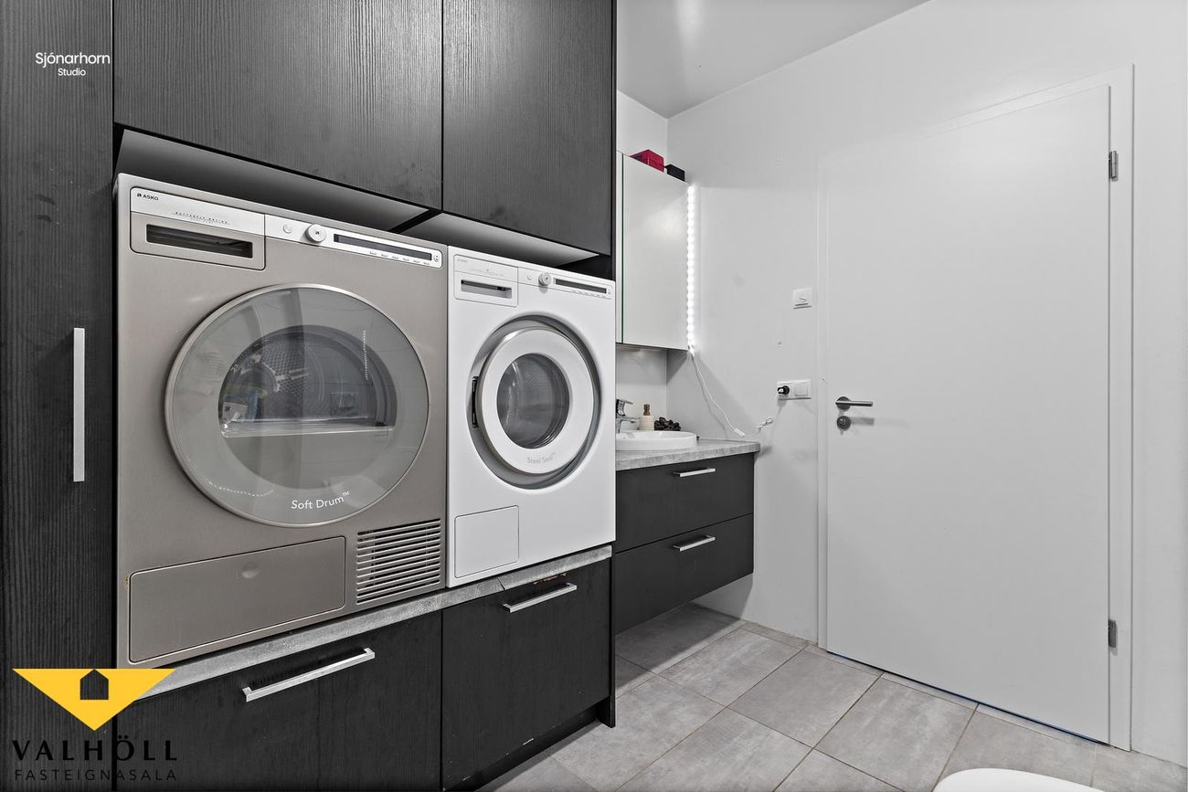 Dalsbraut 14, 260 Reykjanesbær