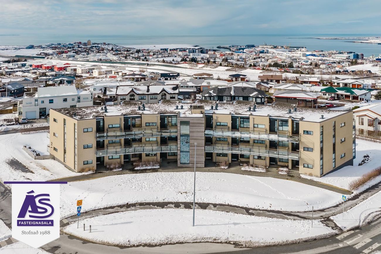 Erluás 2 - 0206, 221 Hafnarfjörður
