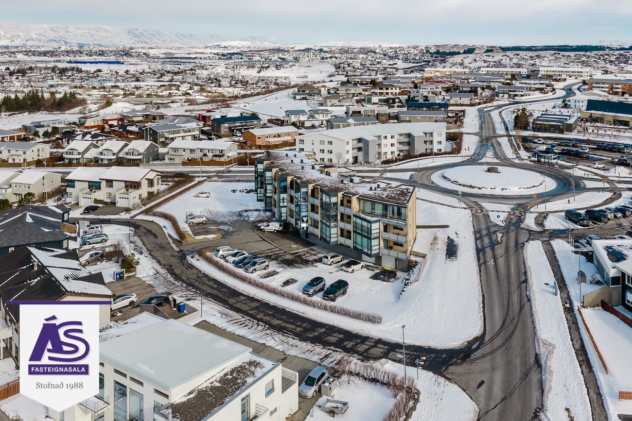 Erluás 2 - 0206, 221 Hafnarfjörður