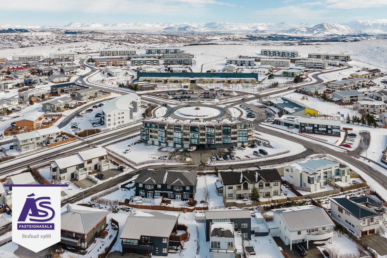 Erluás 2 - 0206, 221 Hafnarfjörður