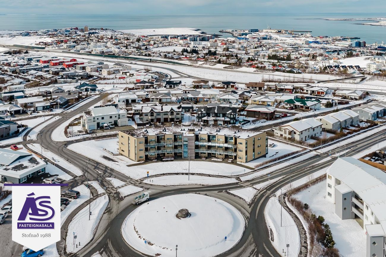 Erluás 2 - 0206, 221 Hafnarfjörður