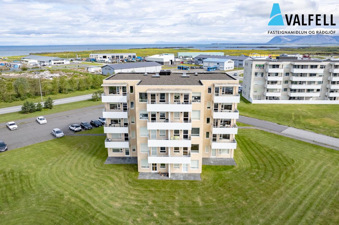 Holtsflöt 9, 300 Akranes