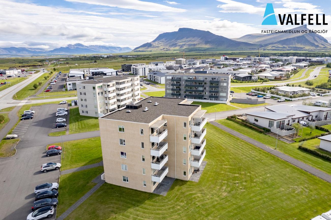Holtsflöt 9, 300 Akranes