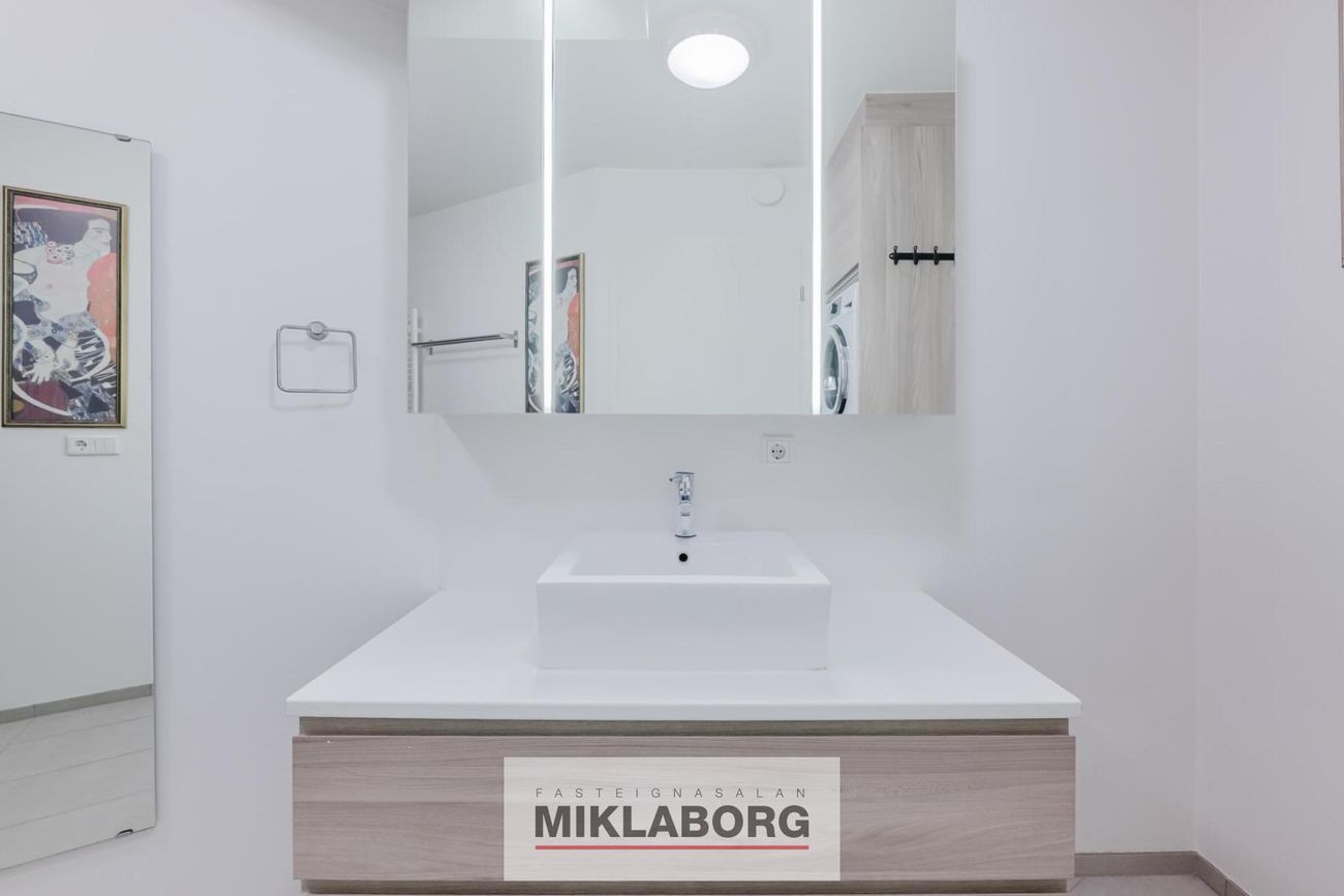 Stakkholt 2B, 105 Reykjavík