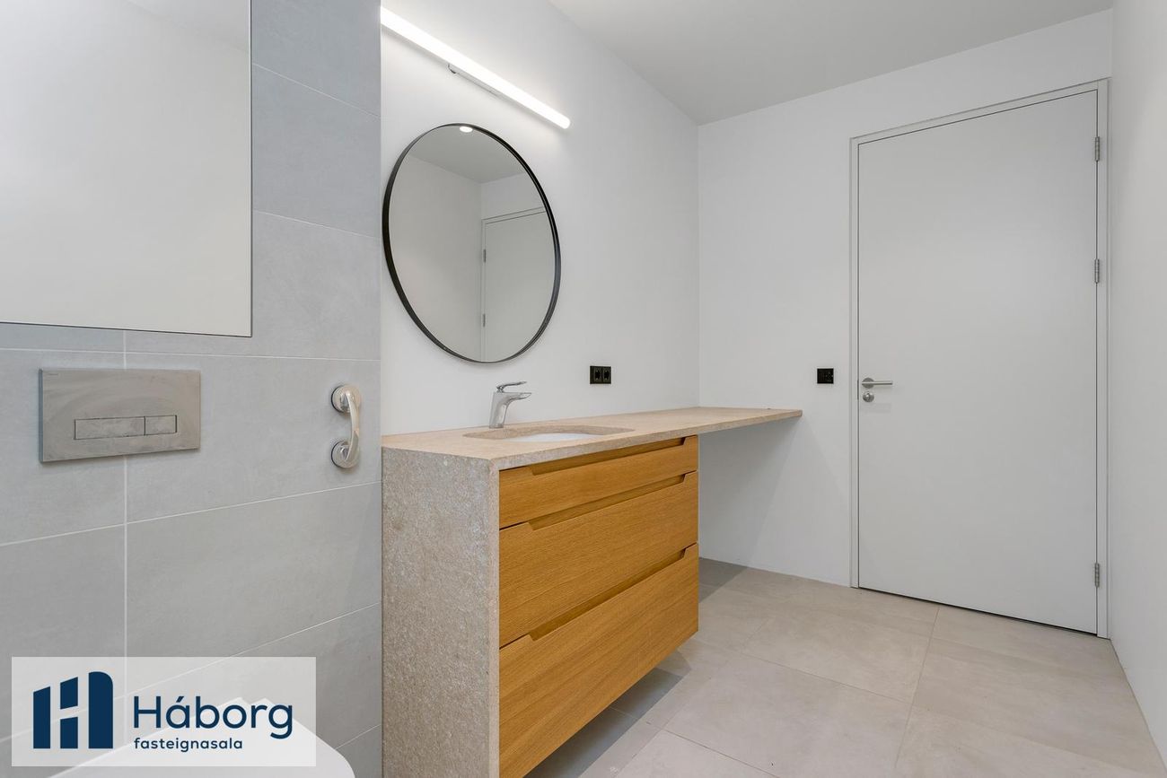 Tryggvagata 13 - 0505, 101 Reykjavík