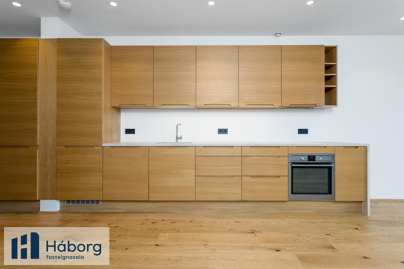 Tryggvagata 13 - 0505, 101 Reykjavík