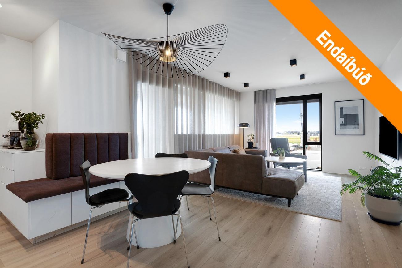 Smyrilshlíð 1, 102 Reykjavík