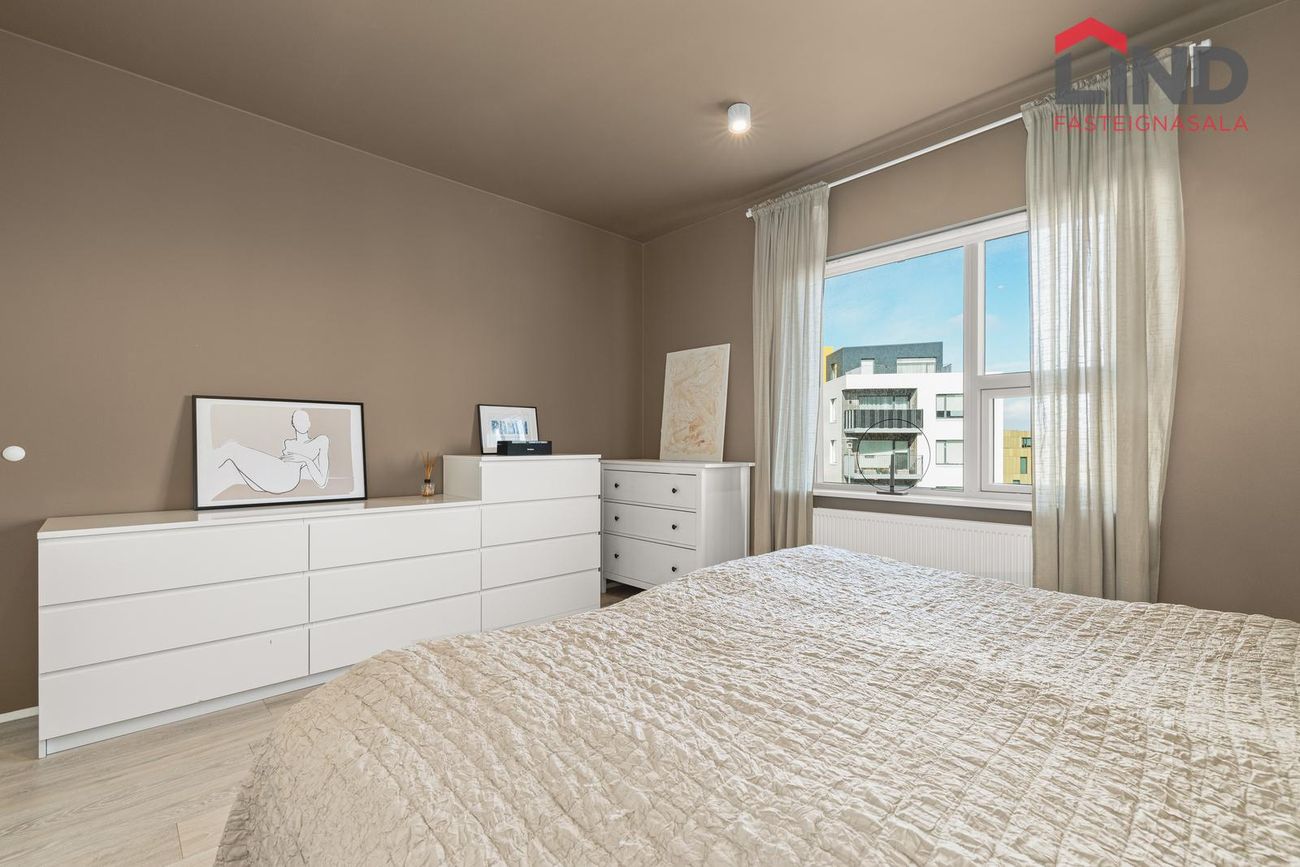 Lynggata 1, 210 Garðabær