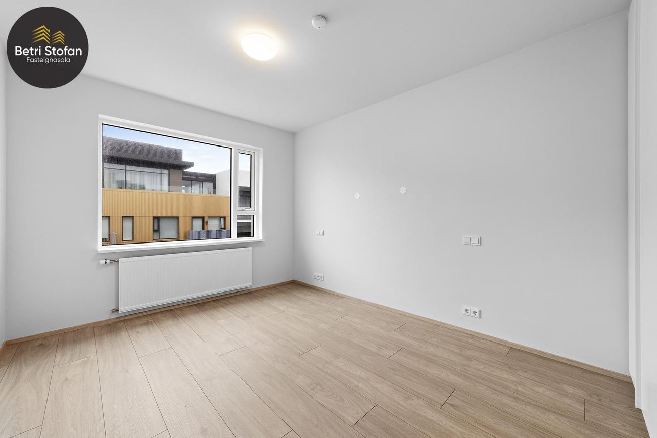 Fálkahlíð 5 - 0511, 102 Reykjavík