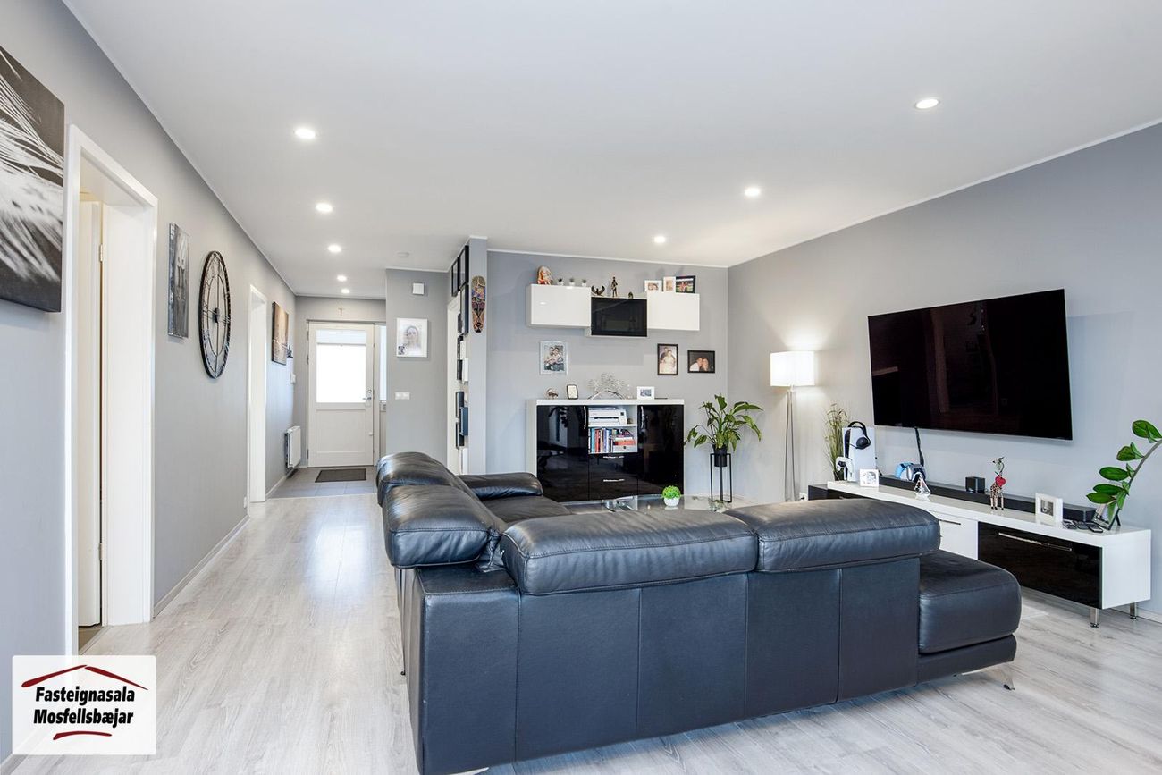 Asparskógar 27, 300 Akranes