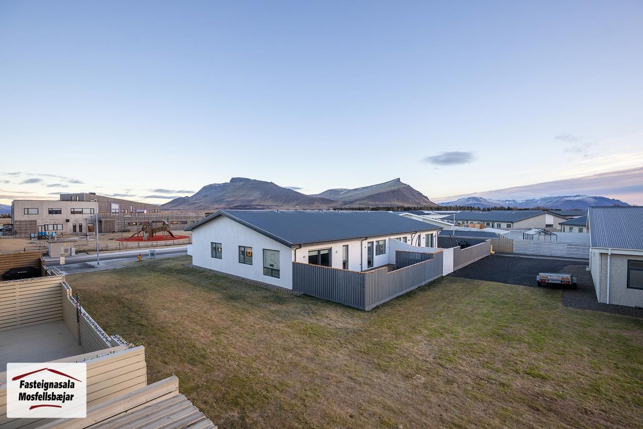 Asparskógar 27, 300 Akranes