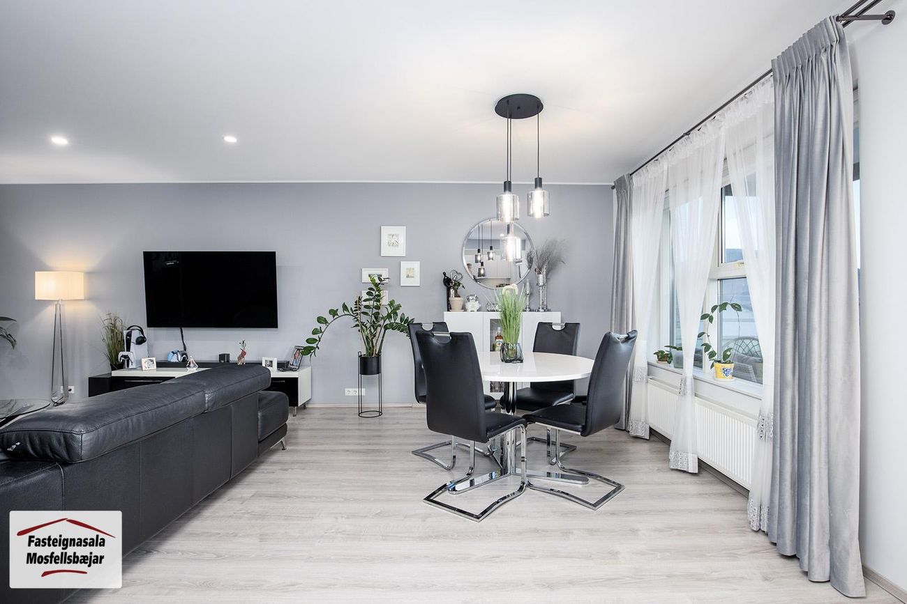 Asparskógar 27, 300 Akranes