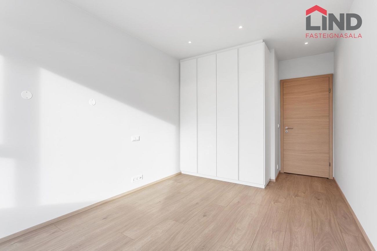 Fálkahlíð 5 - 0325, 102 Reykjavík