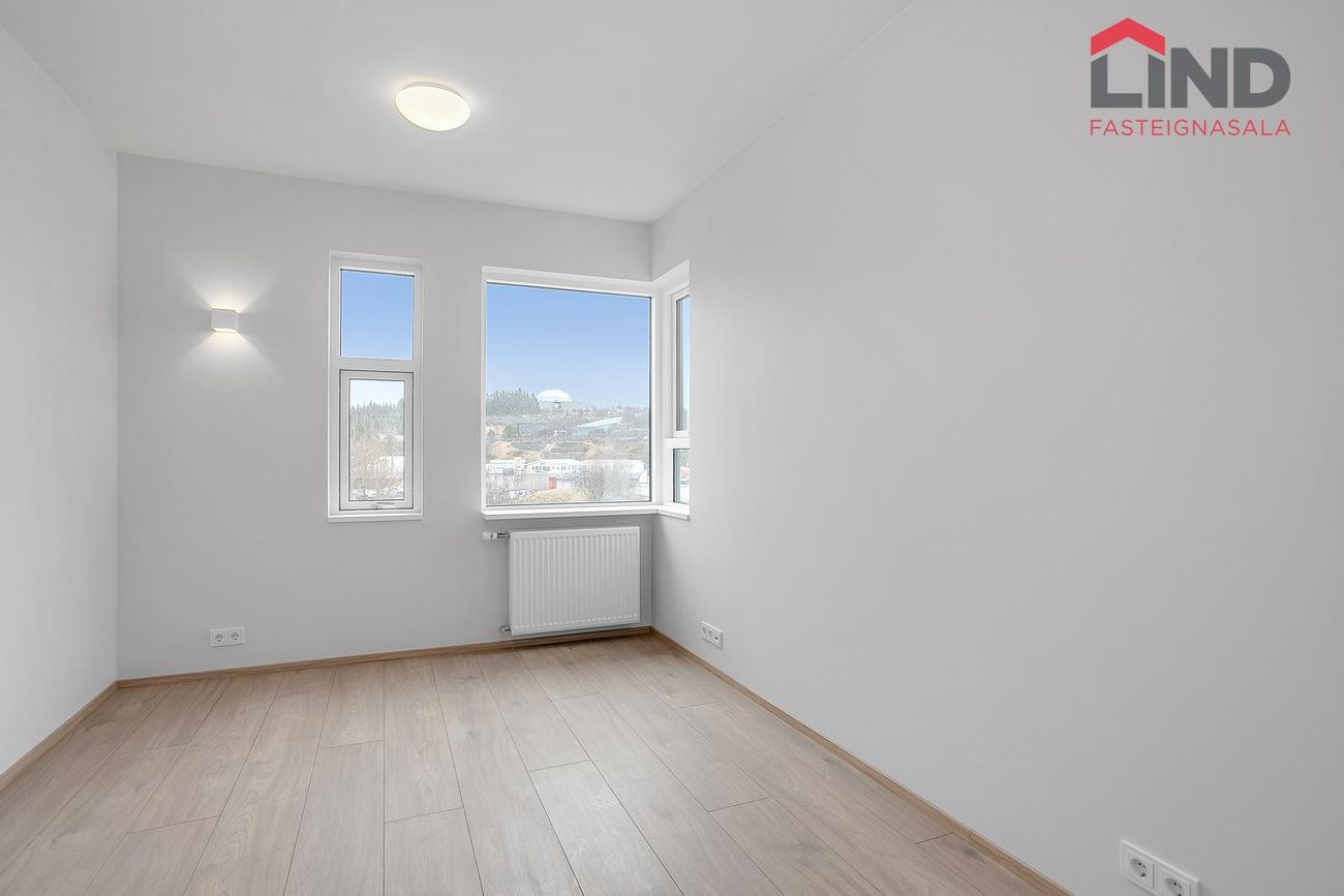 Arnarhlíð 4, 102 Reykjavík
