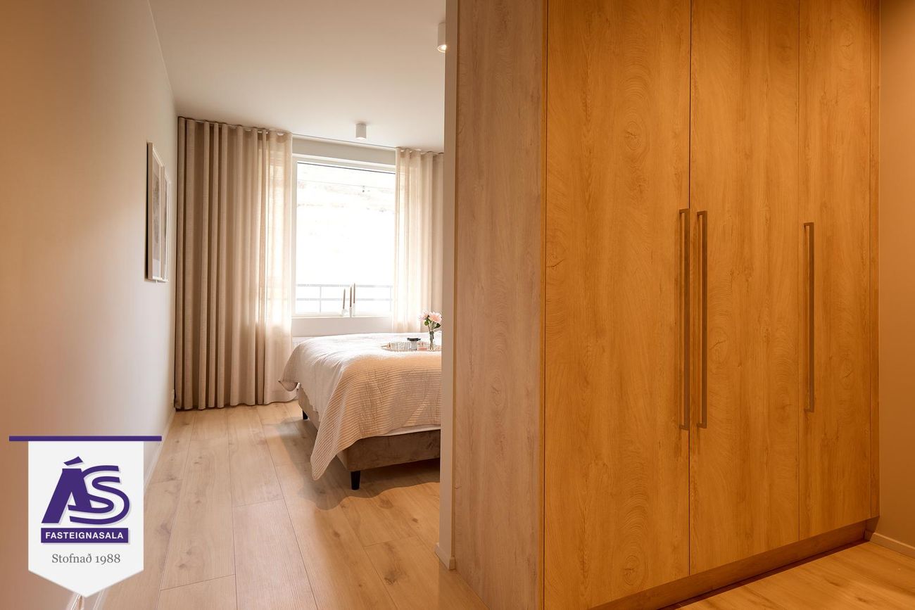 Baughamar 7, 221 Hafnarfjörður
