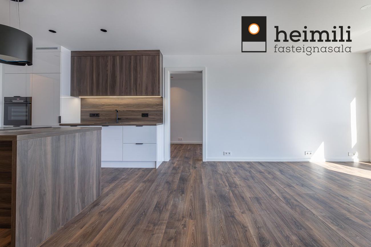 Grensásvegur 1A - 0511, 108 Reykjavík