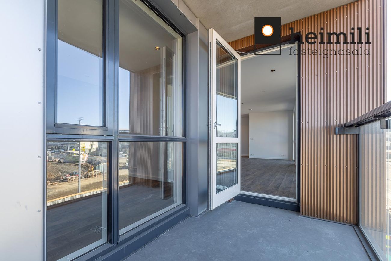 Grensásvegur 1A - 0511, 108 Reykjavík