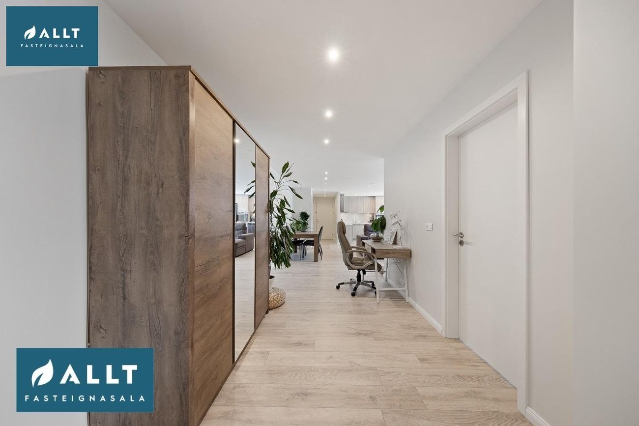 Breiðbraut 670A, 262 Reykjanesbær