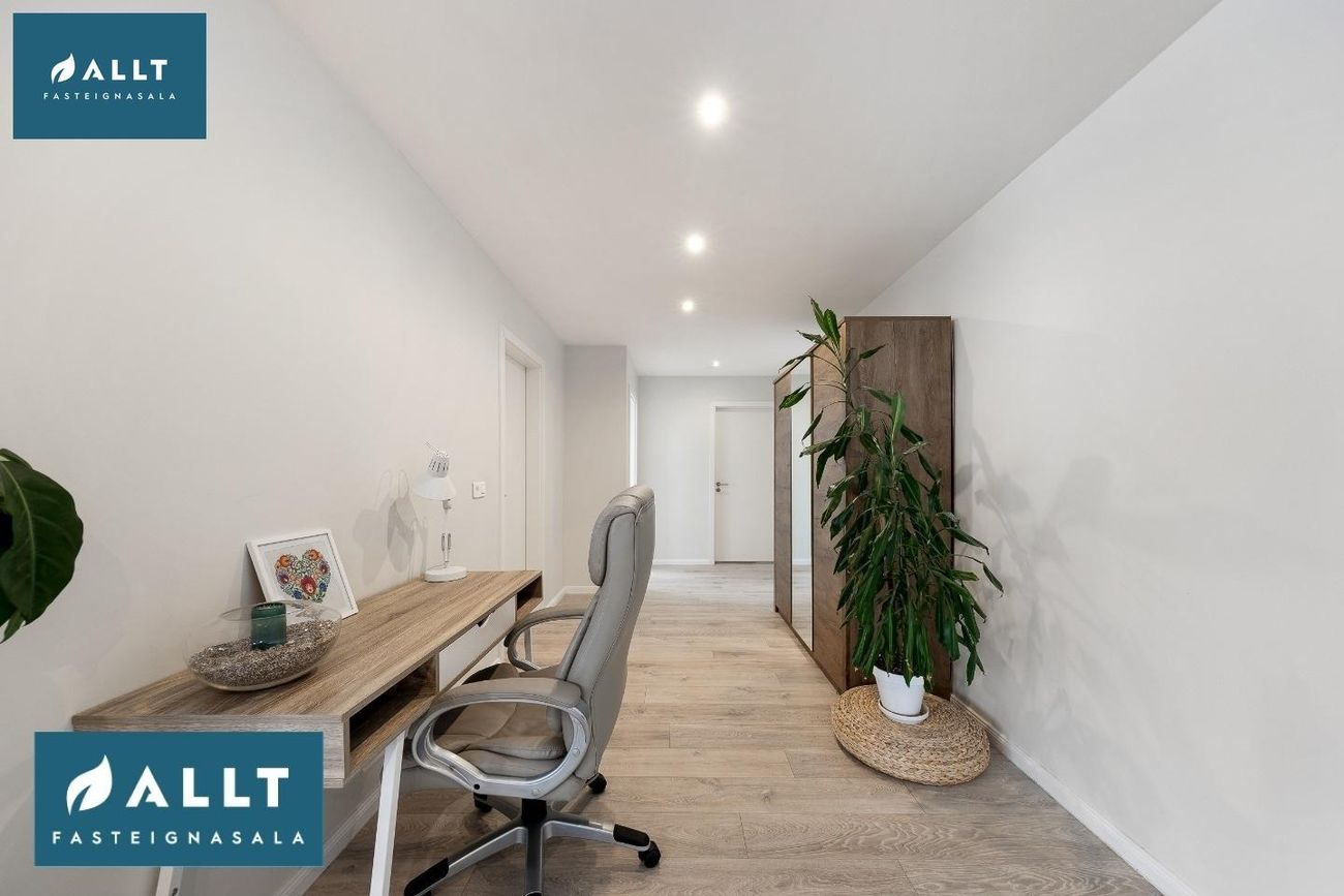 Breiðbraut 670A, 262 Reykjanesbær