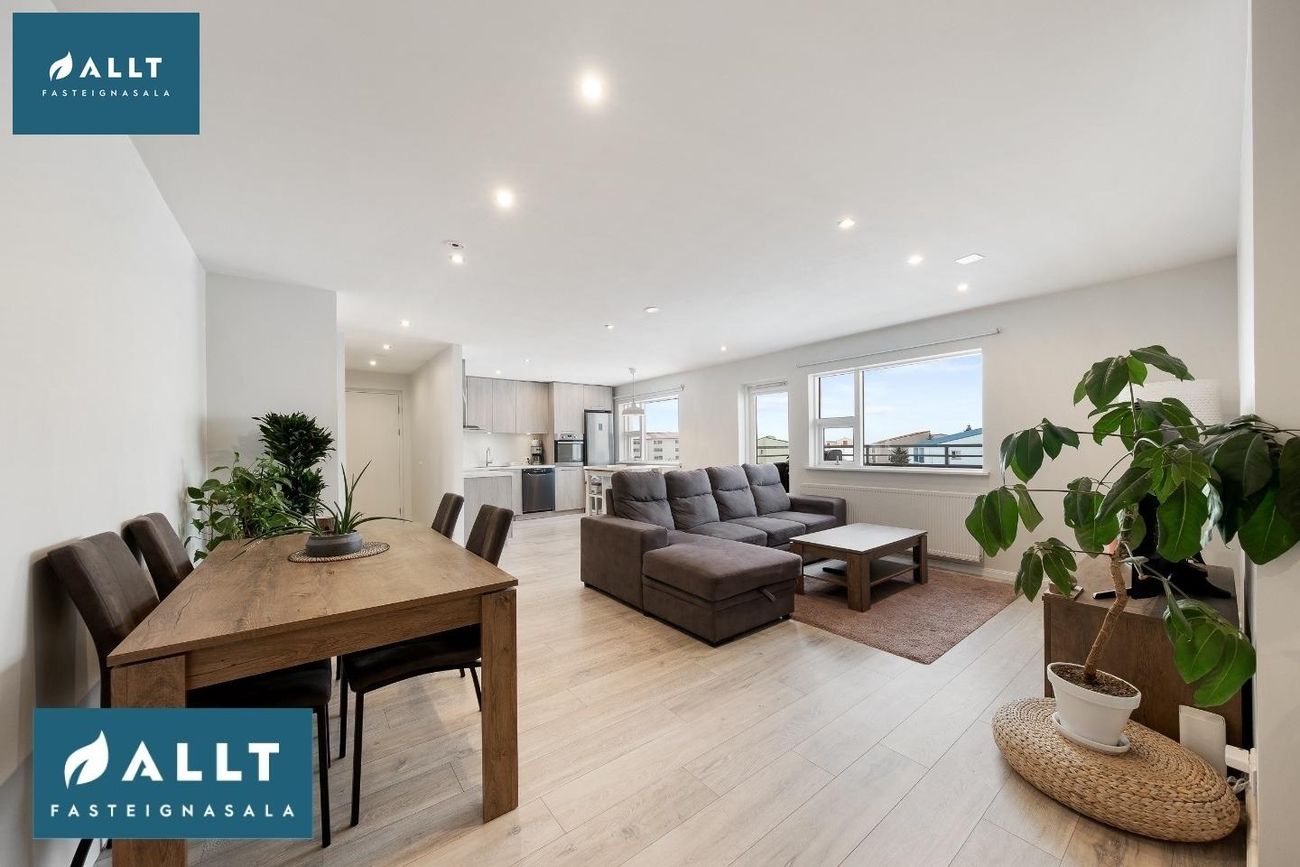 Breiðbraut 670A, 262 Reykjanesbær