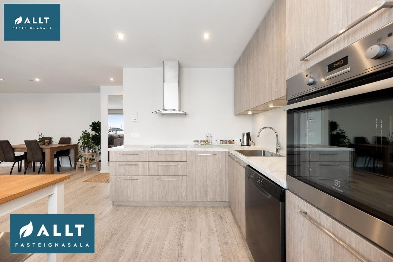 Breiðbraut 670A, 262 Reykjanesbær