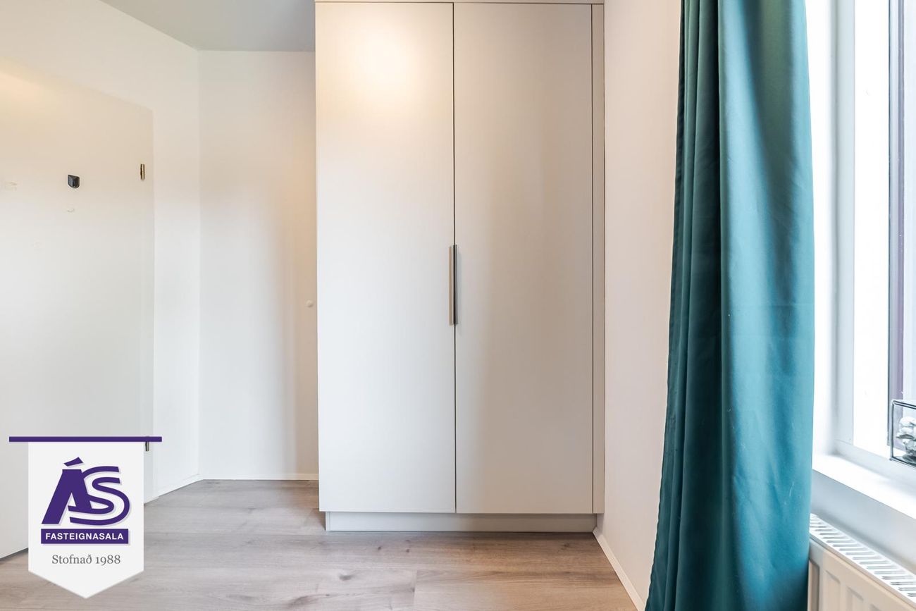 Nónhamar 8D, 221 Hafnarfjörður