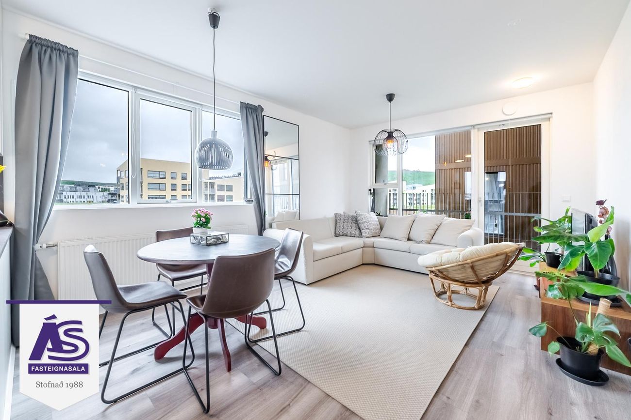 Nónhamar 8D, 221 Hafnarfjörður