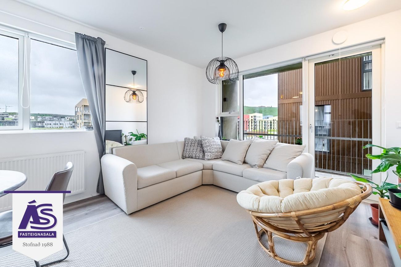 Nónhamar 8D, 221 Hafnarfjörður