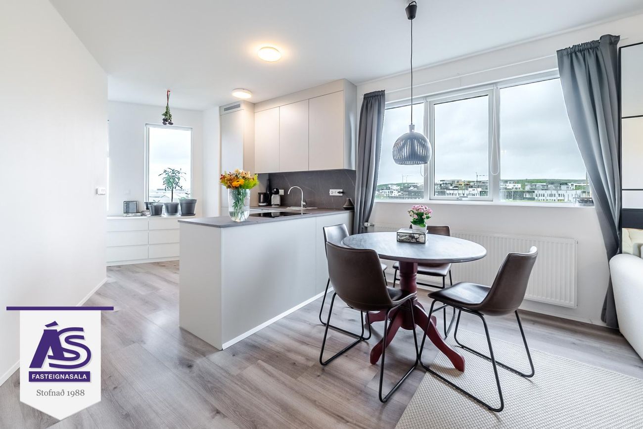 Nónhamar 8D, 221 Hafnarfjörður
