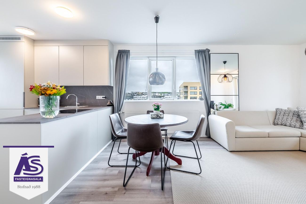 Nónhamar 8D, 221 Hafnarfjörður