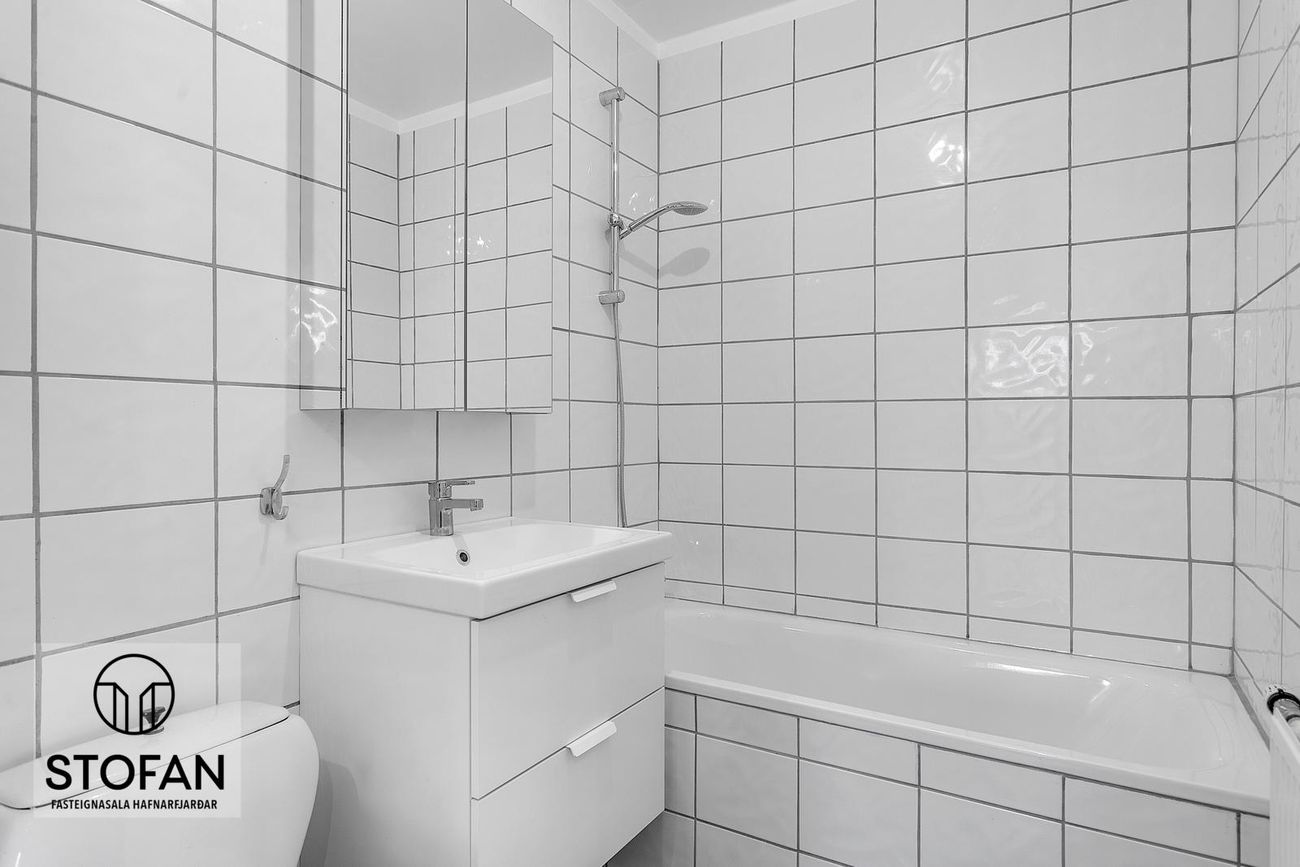 Borgarholtsbraut 49 - 0201, 200 Kópavogur