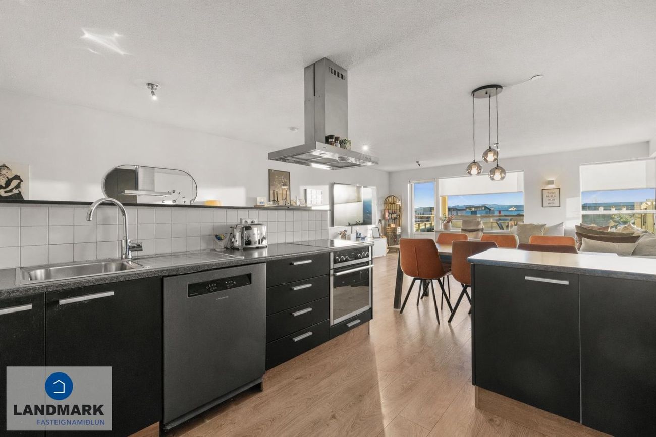 Ásakór 1, 203 Kópavogur