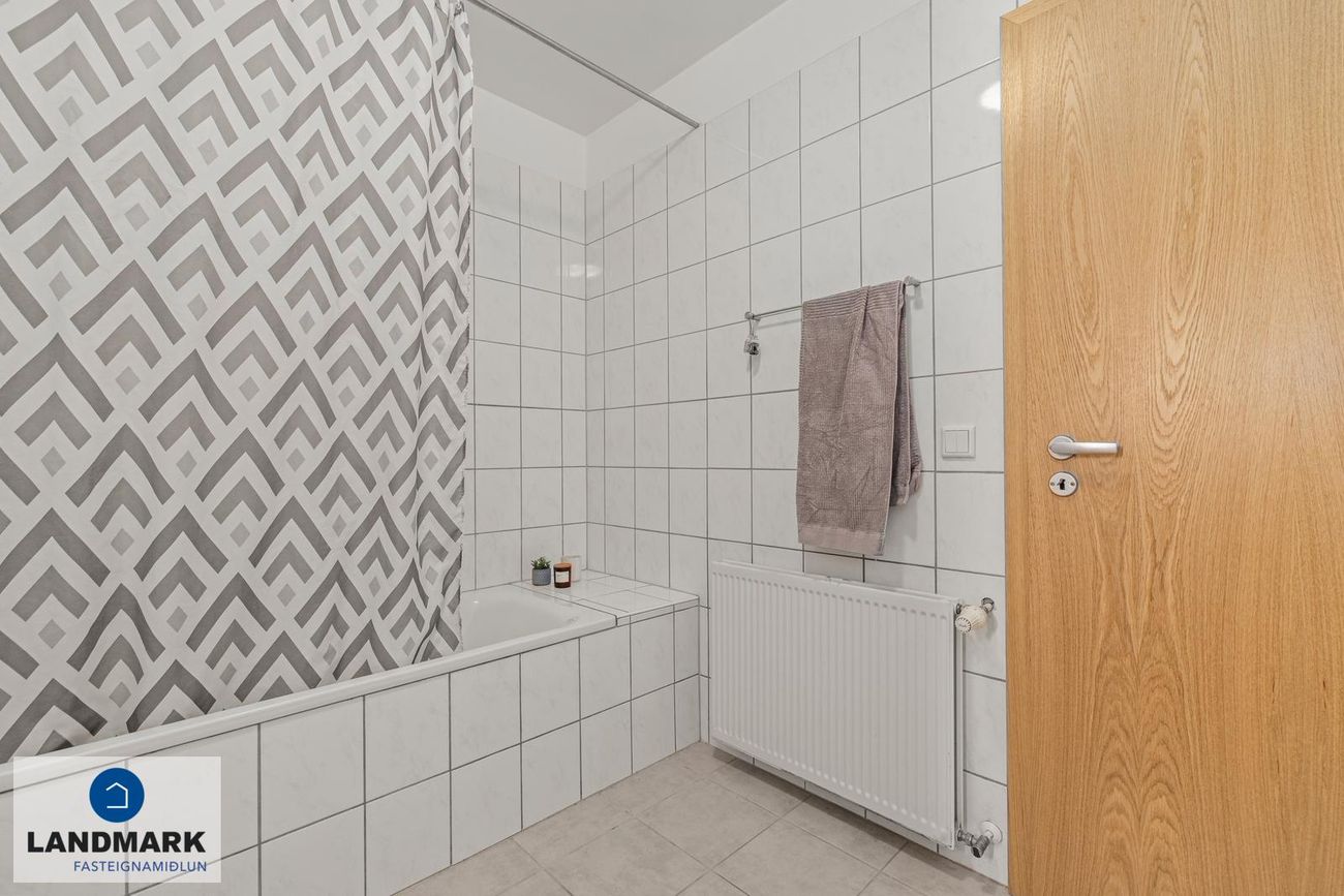 Ásakór 1, 203 Kópavogur