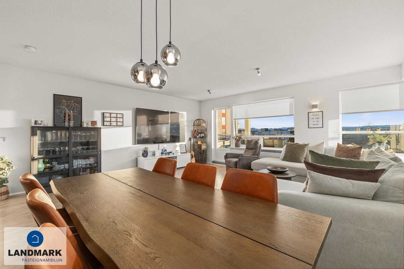 Ásakór 1, 203 Kópavogur