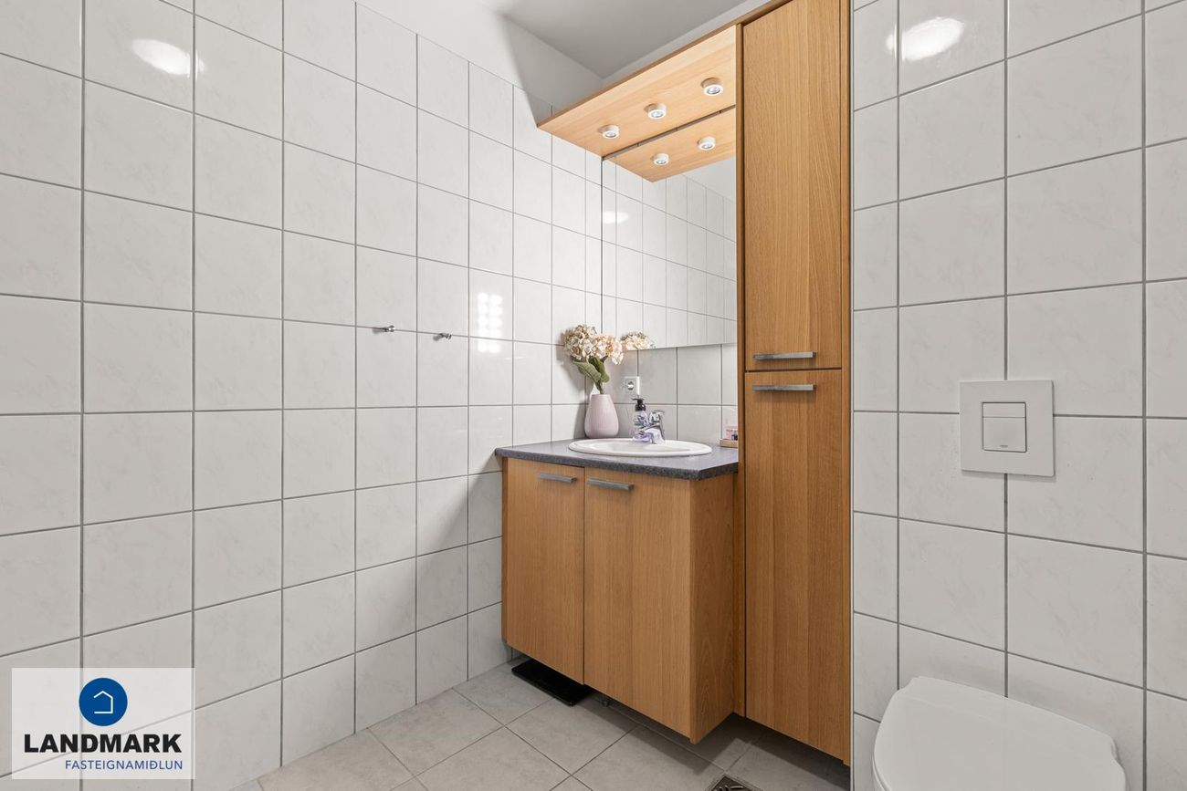 Ásakór 1, 203 Kópavogur