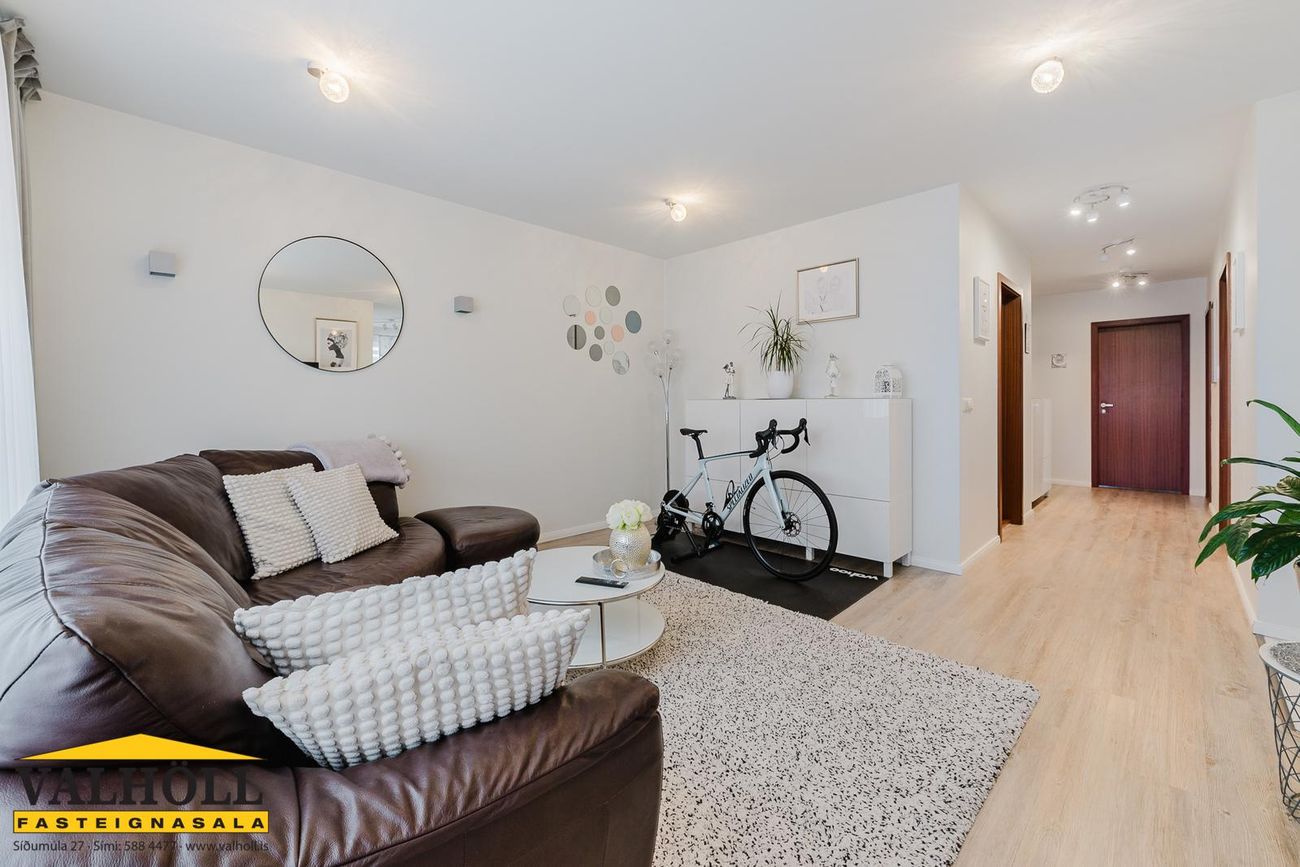 Þrastarás 18, 221 Hafnarfjörður